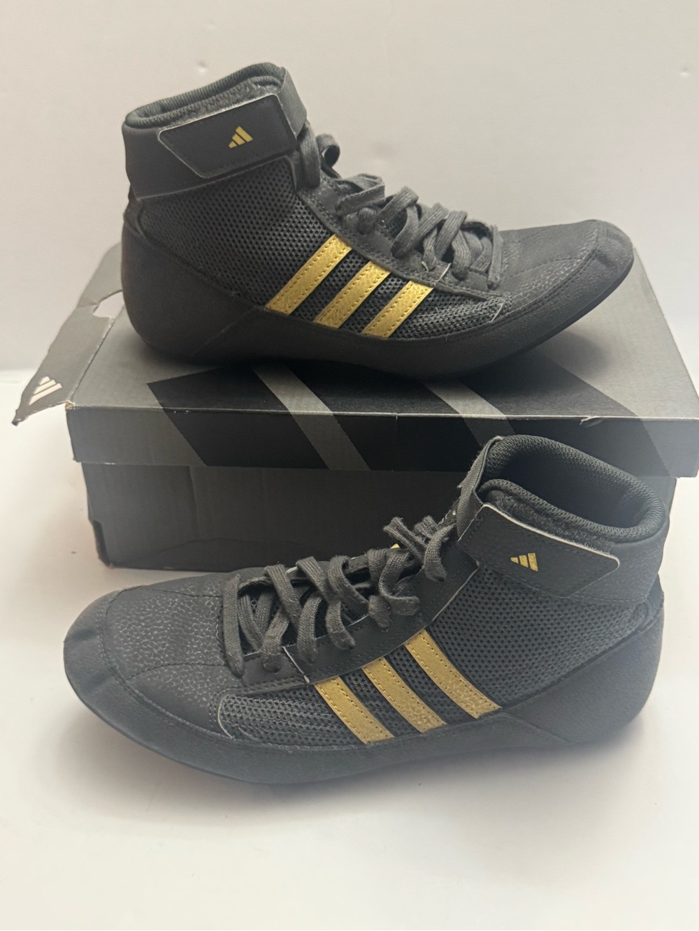 Adidas HVC K Wrestling Shoes Black Gold Youth Boys Size 6 EUC